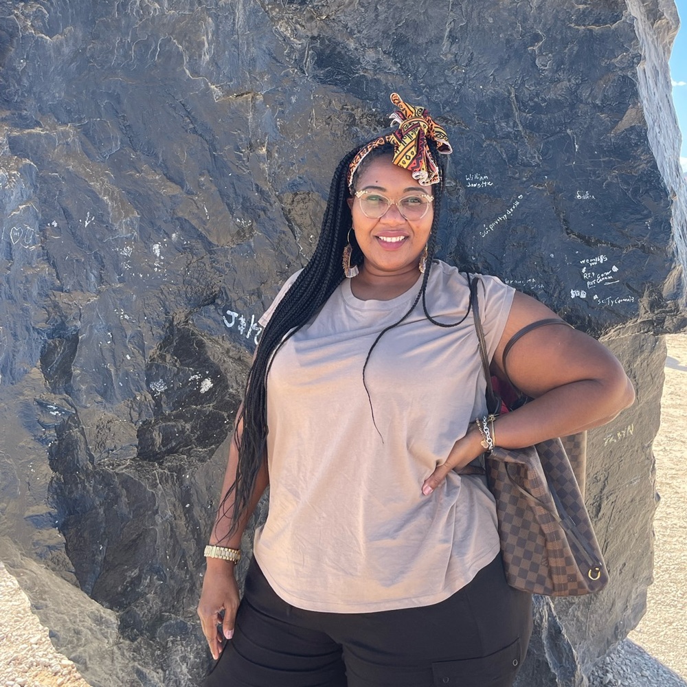 Meet your Posher, Simone